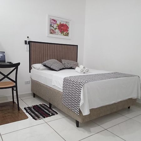 Loft10 Completo Ar Canais Assinat Garagem Internet Prox Aparecida E Industrias Pindamonhangaba Buitenkant foto